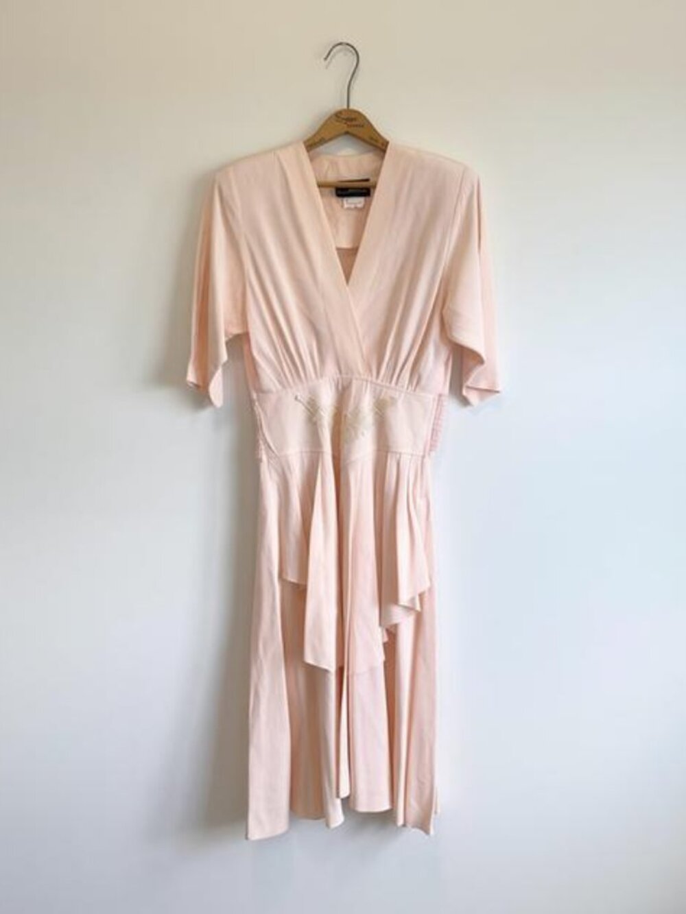 Vintage V-Neck Midi Dress / Peachy Blush Pink w/ Drop Waist / 80s / Size Large